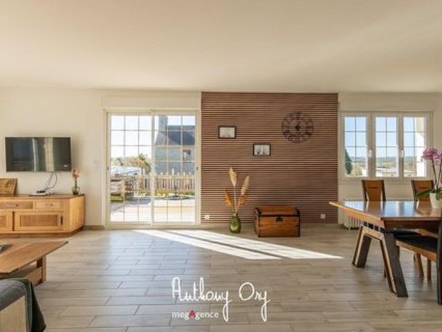 Maison 8 pièces 218 m²