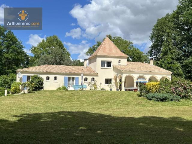 Maison 8 pièces 218 m²