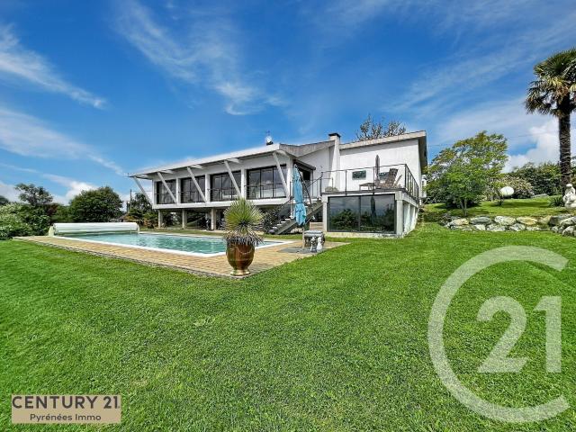 Maison 8 pièces 218 m²