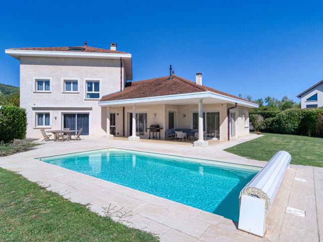 Maison 8 pièces 218 m²