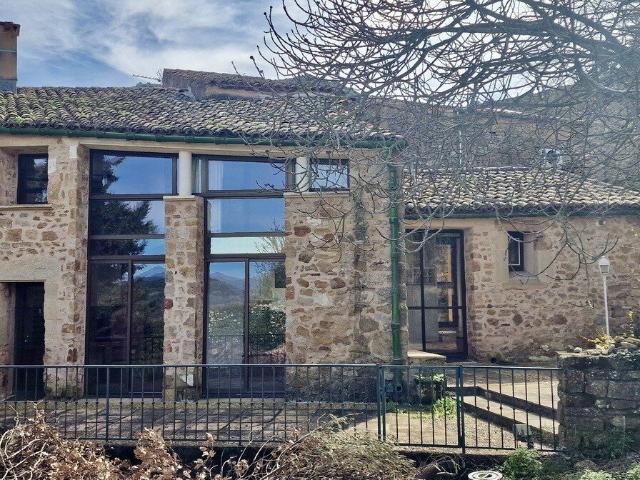 Maison 8 pièces 218 m²