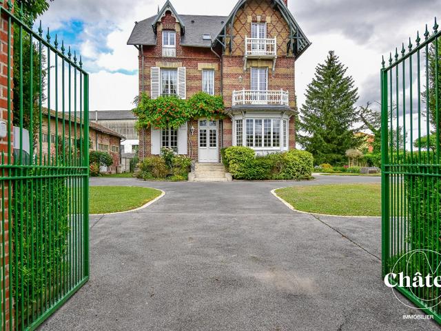 Maison 8 pièces 219 m²