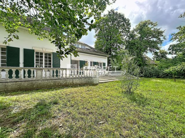 Maison 8 pièces 219 m²