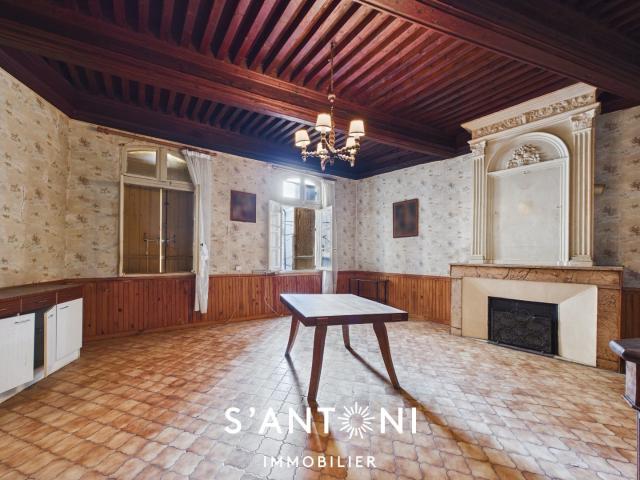 Maison 8 pièces 219 m²