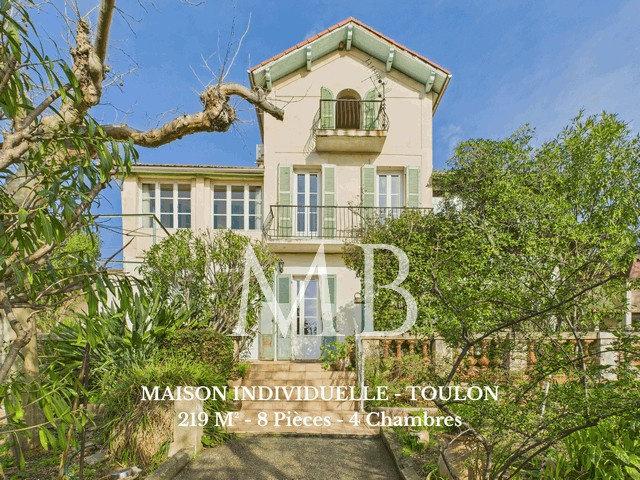 Maison 8 pièces 219 m²