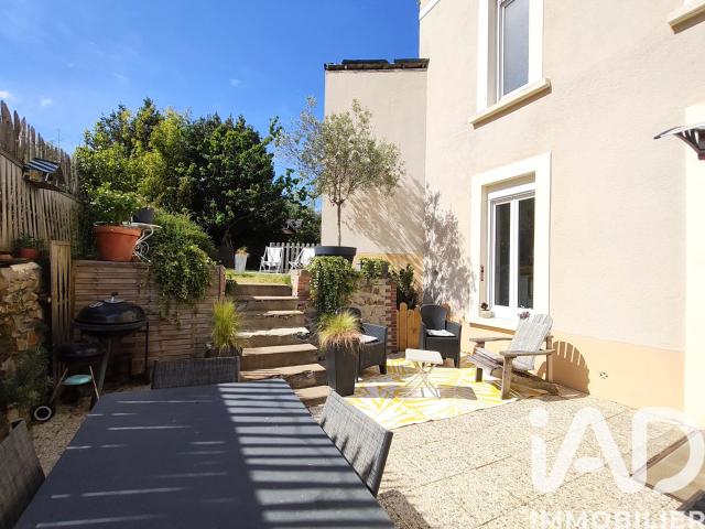 Maison 8 pièces 219 m²