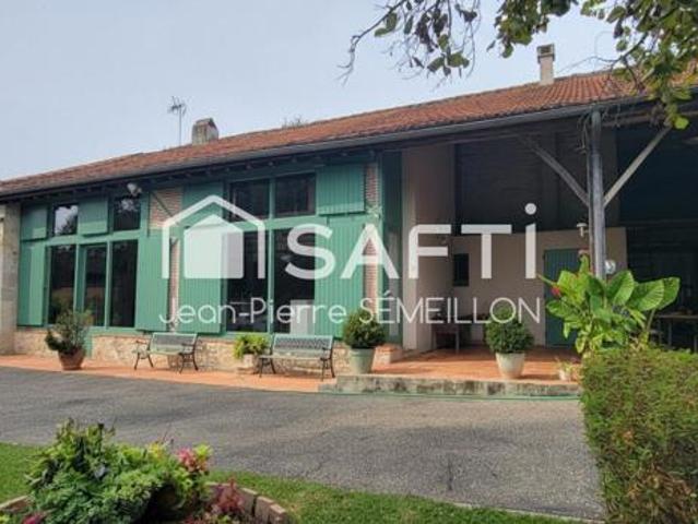 Maison 8 pièces 219 m², piscine, box chevaux