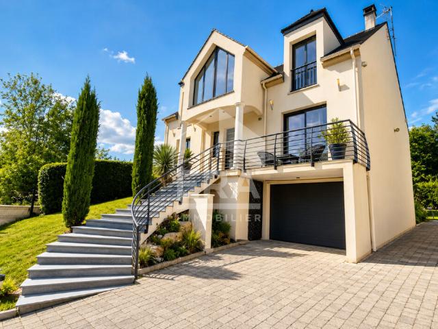 Maison 8 pièces 210 m²