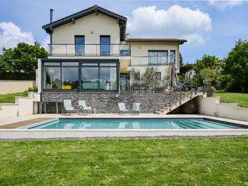 Maison 8 pièces 210 m²