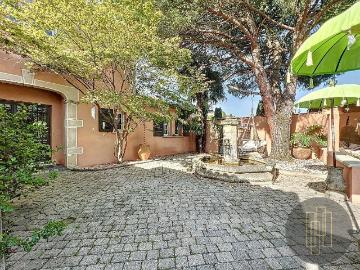 Maison 8 pièces 210 m²