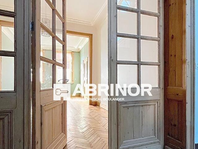 Maison 8 pièces 210 m²