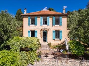 Maison 8 pièces 198 m²