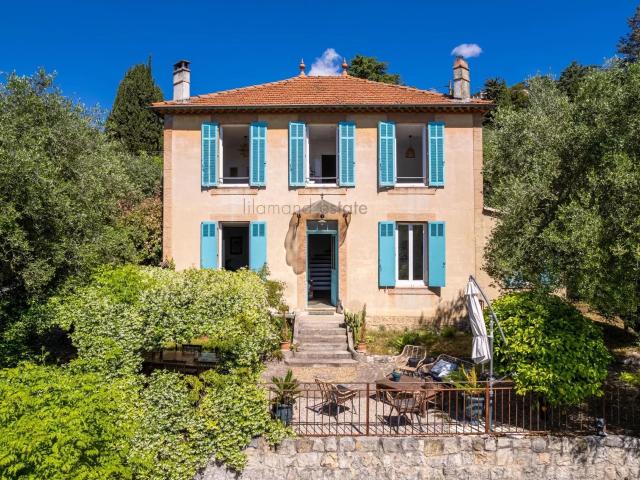 Maison 8 pièces 198 m²
