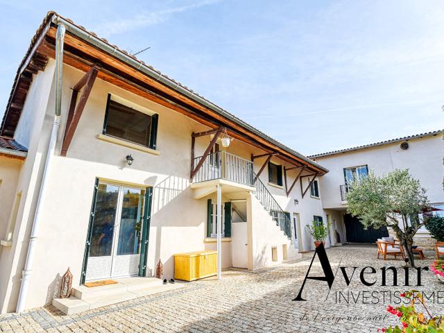 Maison 8 pièces 210 m²