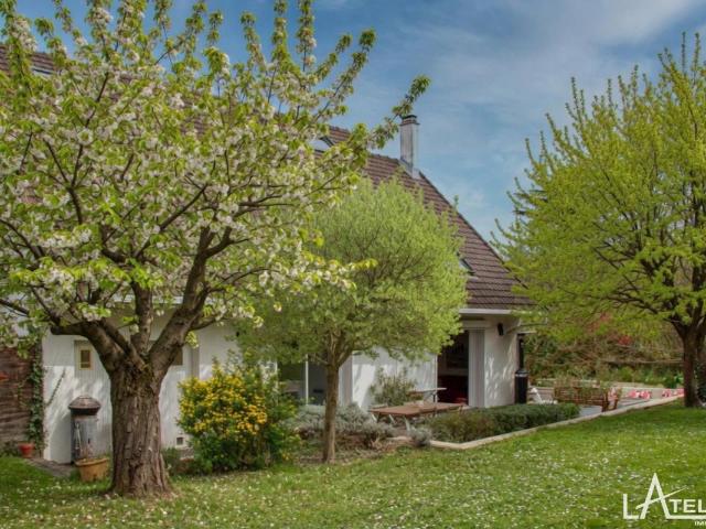 Maison 8 pièces 210 m²