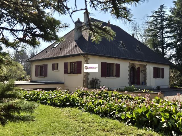 Maison 8 pièces 210 m²