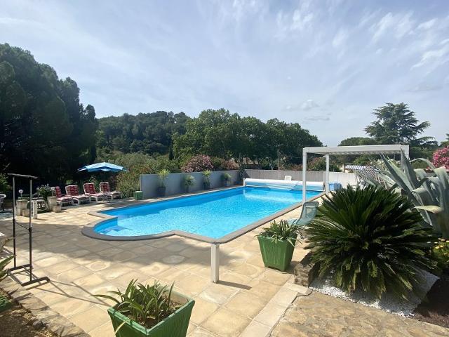 Maison 8 pièces 210 m²
