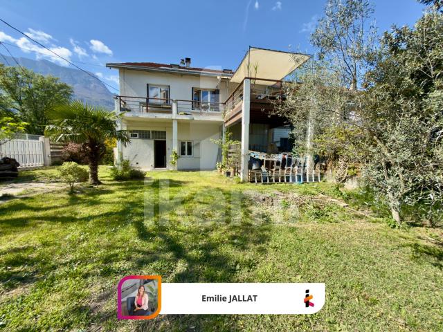 Maison 8 pièces 210 m²