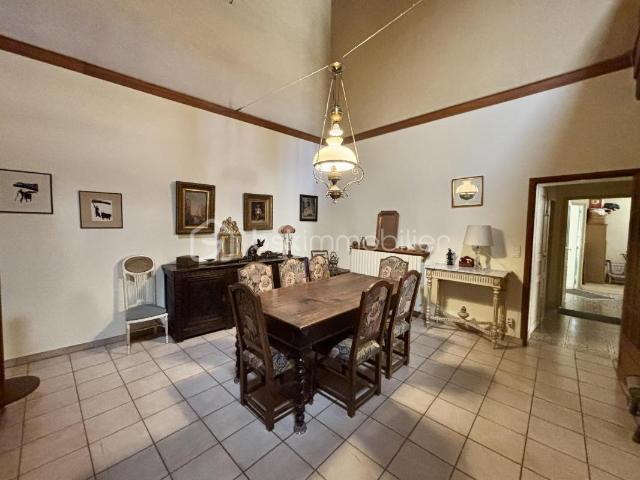 Maison 8 pièces 210 m²