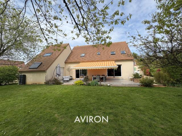 Maison 8 pièces 210 m²