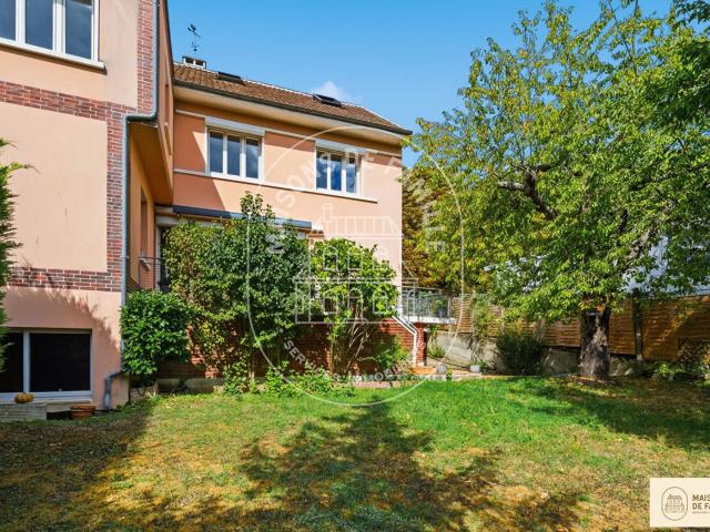 Maison 8 pièces 210 m²