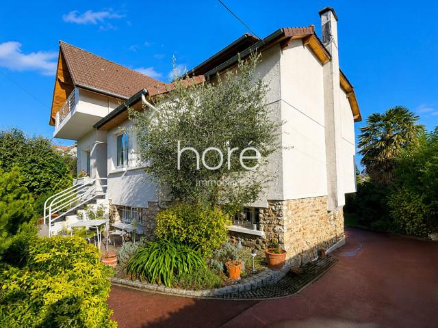 Maison 8 pièces 210 m²
