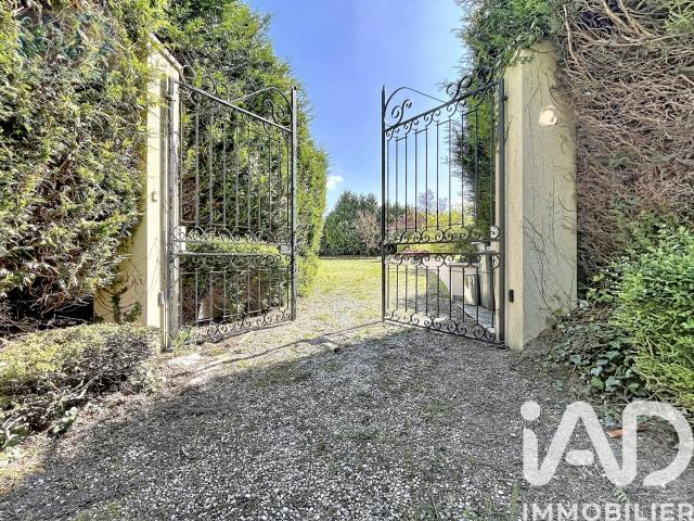 Maison 8 pièces 210 m²