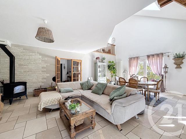 Maison 8 pièces 210 m²