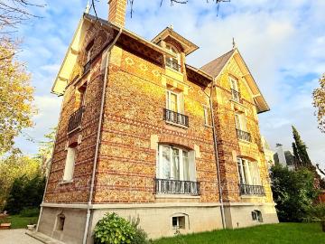 Maison 8 pièces 210 m²