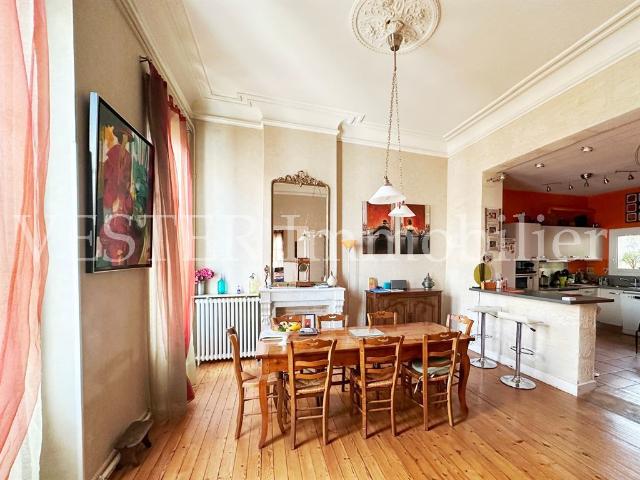 Maison 8 pièces 210 m²