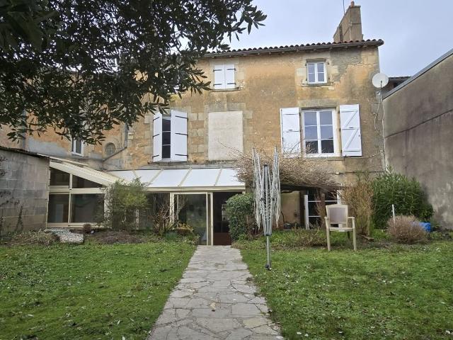 Maison 8 pièces 210 m²