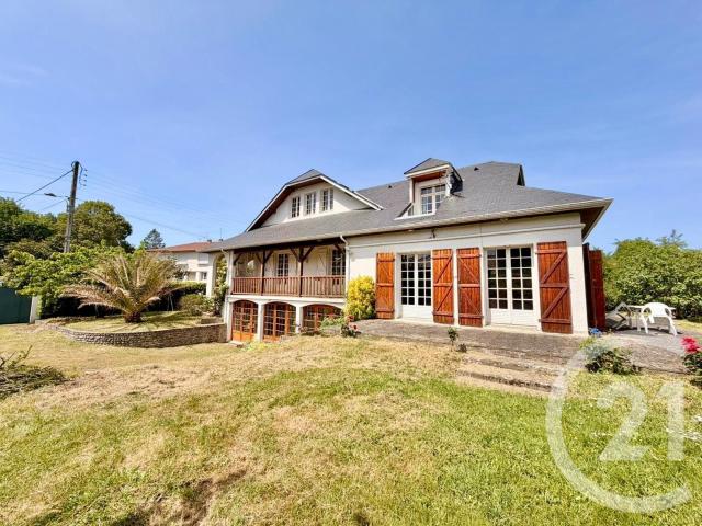 Maison 8 pièces 211 m²