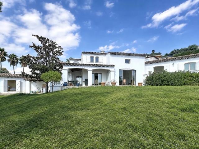 Maison 8 pièces 211 m²
