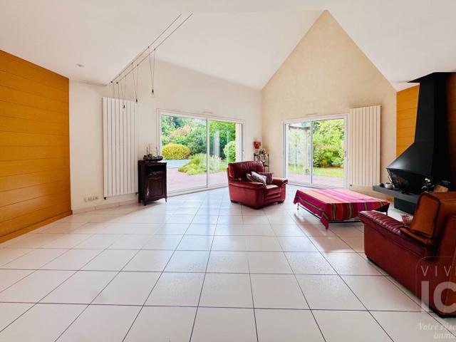 Maison 8 pièces 211 m²