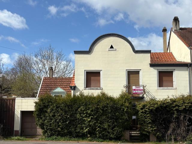 Maison 8 pièces 211 m²