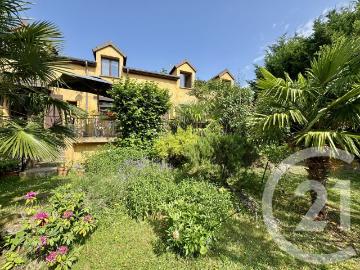 Maison 8 pièces 212 m²