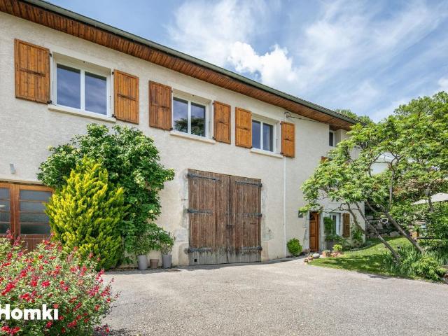 Maison 8 pièces 212 m²