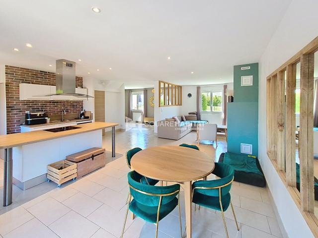 Maison 8 pièces 212 m²