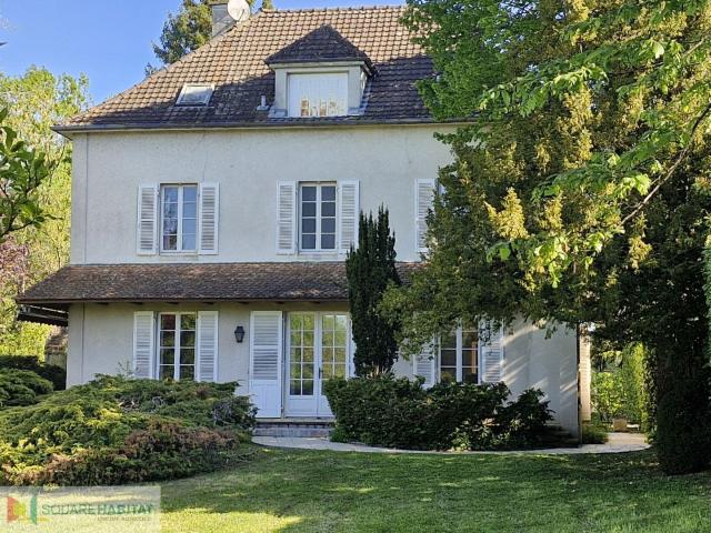 Maison 8 pièces 212 m²