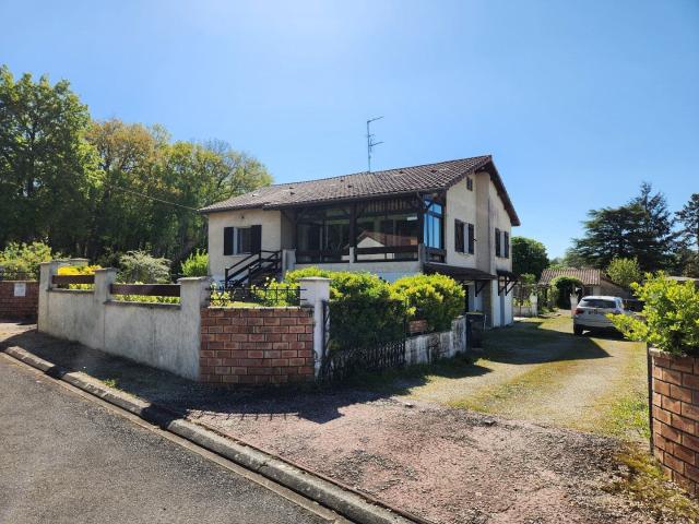 Maison 8 pièces 212 m²