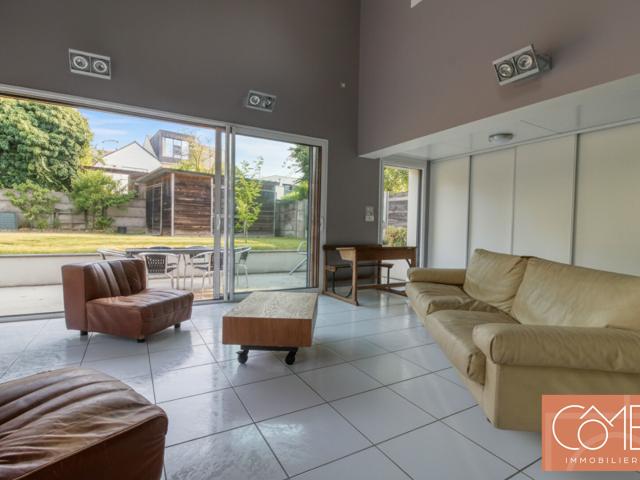 Maison 8 pièces 212 m²