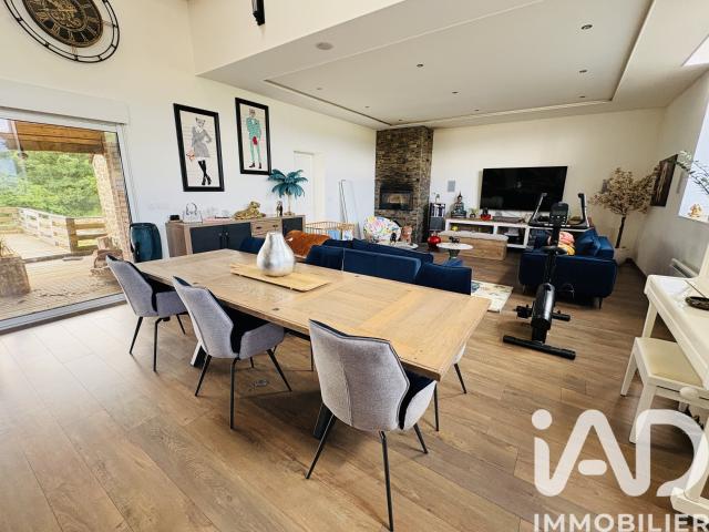 Maison 8 pièces 212 m²