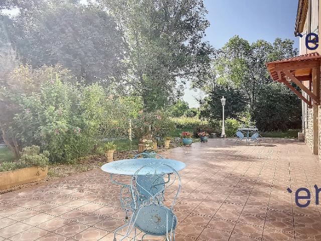 Maison 8 pièces 213 m²