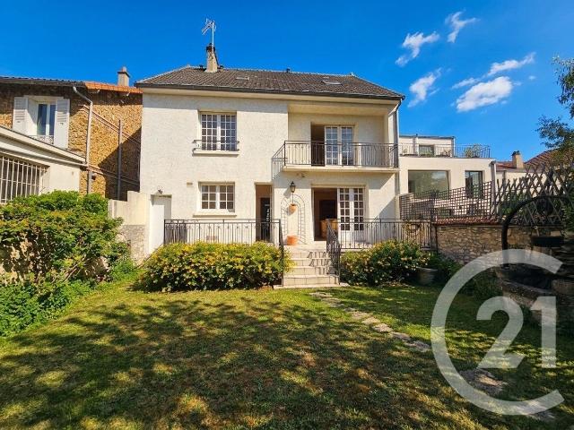 Maison 8 pièces 213 m²