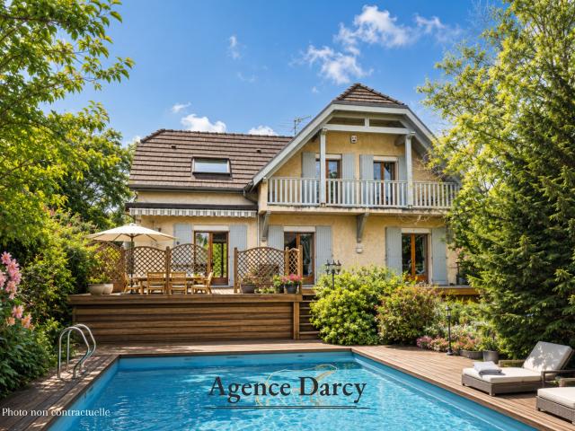 Maison 8 pièces 213 m²