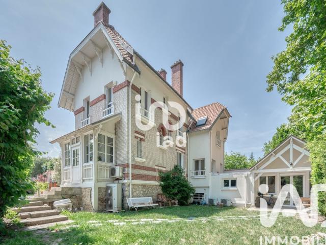 Maison 8 pièces 213 m²