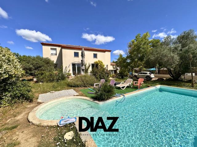 Maison 8 pièces 213 m²