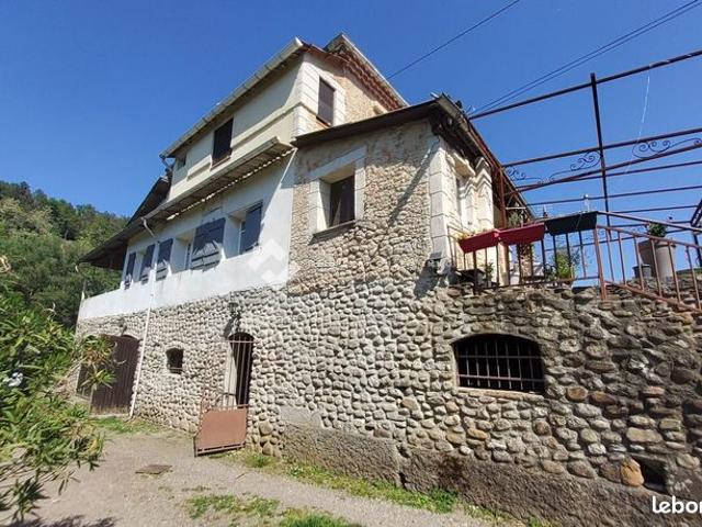 Maison 8 pièces 213 m²