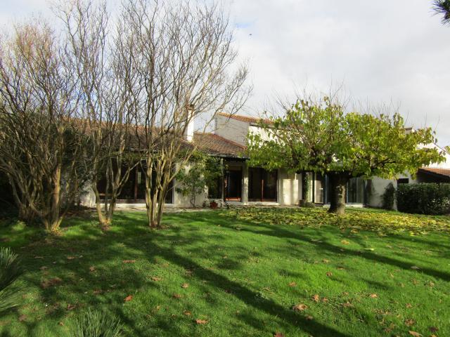 Maison 8 pièces 213 m²