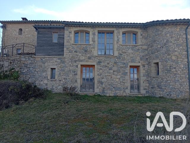 Maison 8 pièces 213 m²